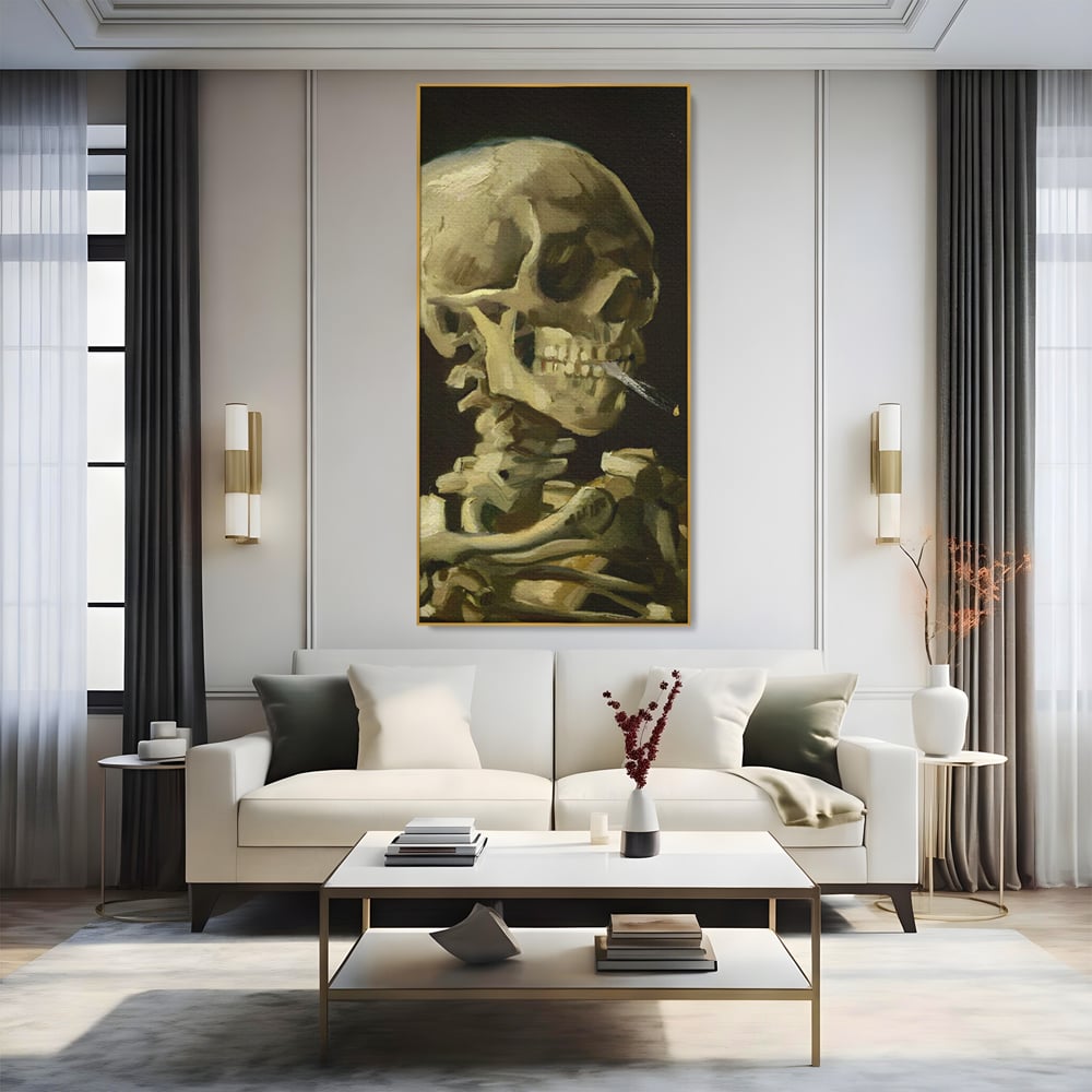 Tablou canvas cu pictura cu schelet care fumeaza, in rama de aluminiu auriu, pe perete intr-un living